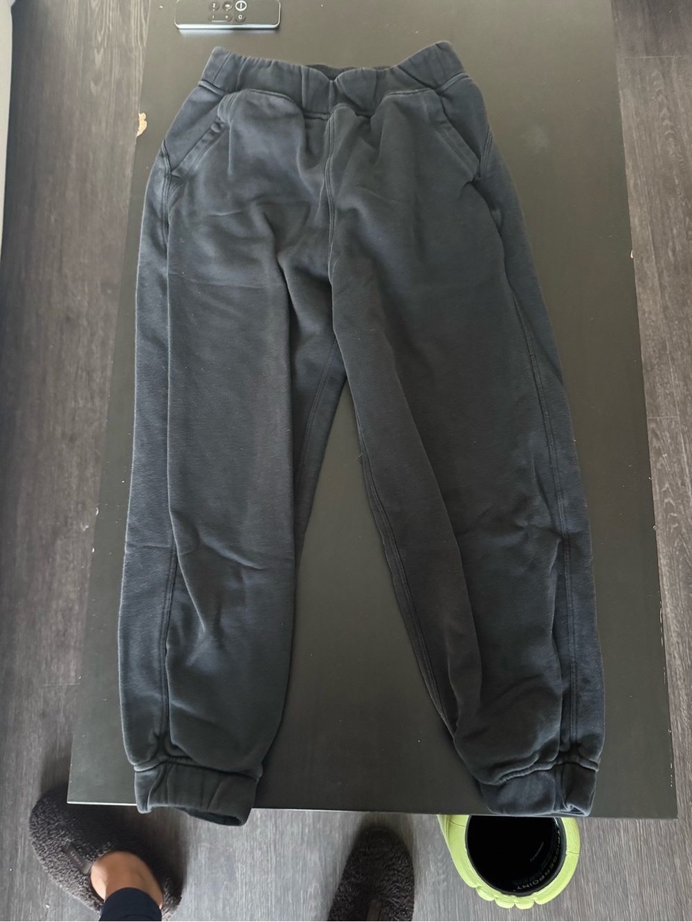 Lululemon Relaxed High-Rise Joggers Cropped